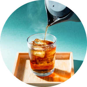 香り際立つほうじ茶オンザロック